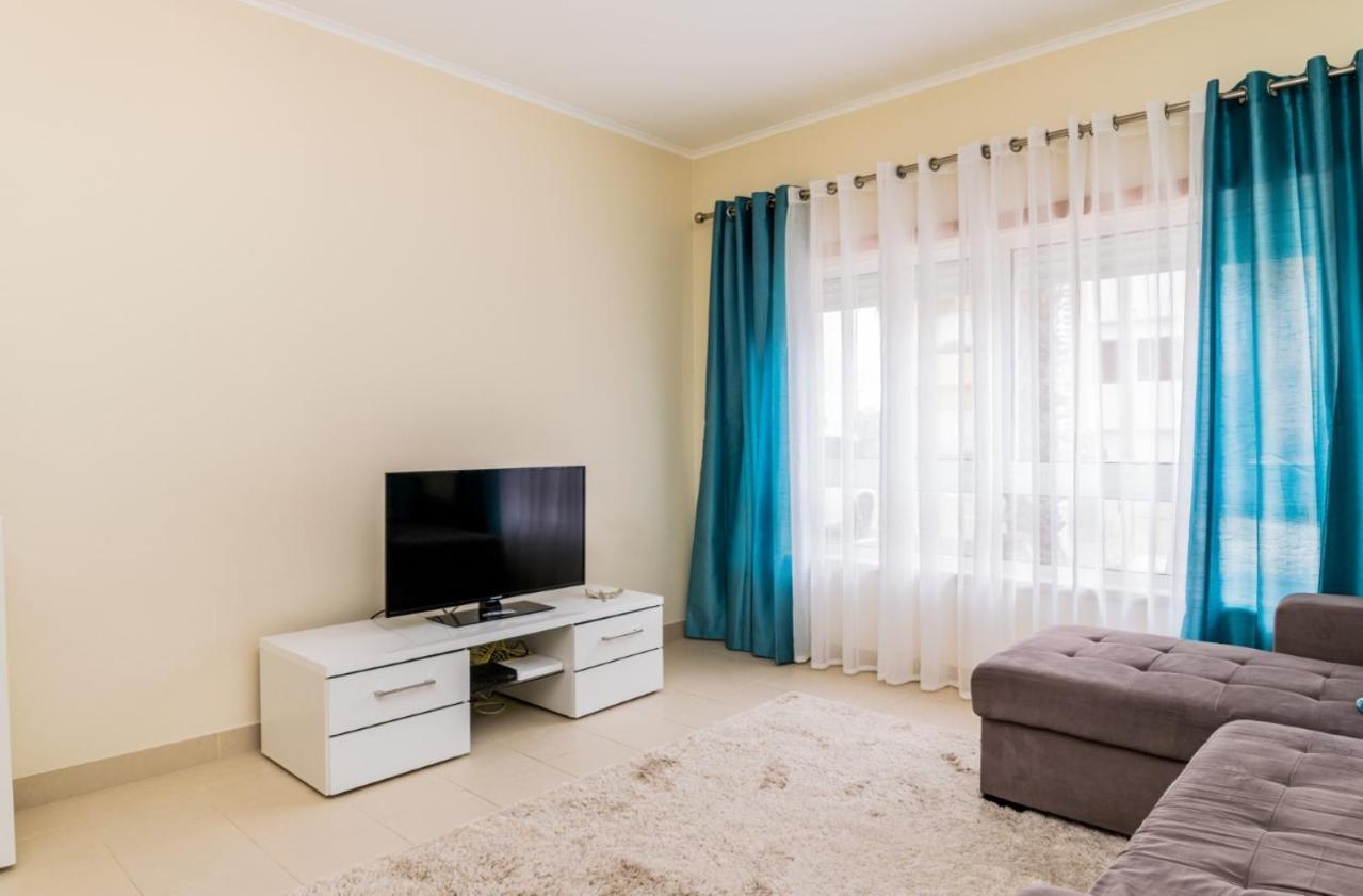 New !! One Bedroom - Banda Musical Blue