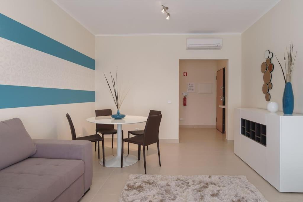 New !! One Bedroom - Banda Musical Blue *